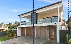 Grandview Villa Kingscliff - Oceanview Tri-Level Villa By Uholiday